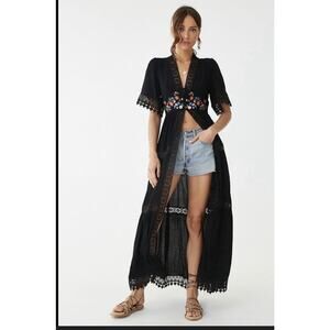 FOREVER 21 Sz L Black Floral Embroidered Long Duster SHORT SLEEVE LACE TRIM